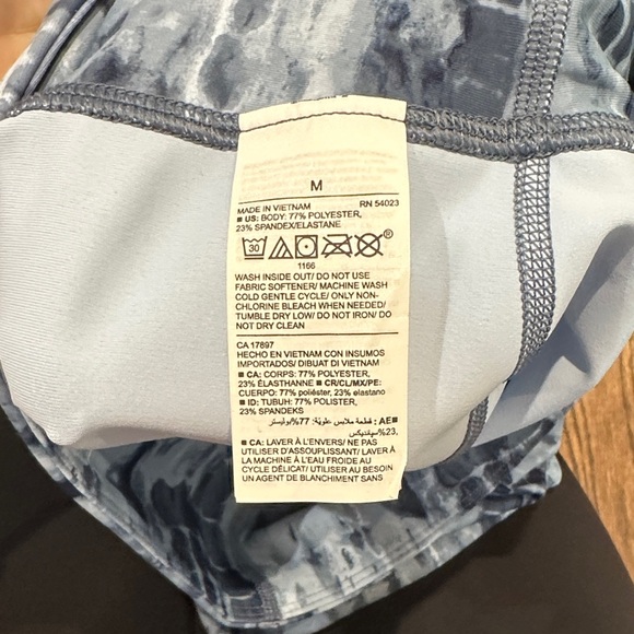 Abstract Patterned Joggers with pockets - Picture 6 of 7